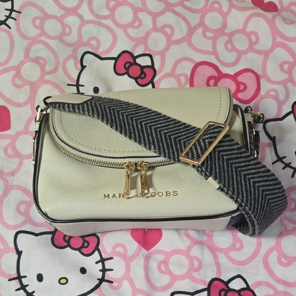 Marc Jacobs Marshmallow With Gold Hardware Messenger/Crossbody Bag